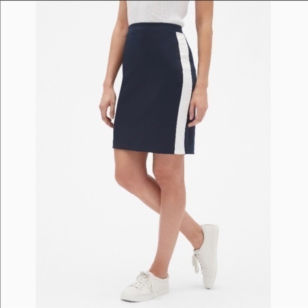 Banana republic navy pencil skirt w/ white stripes